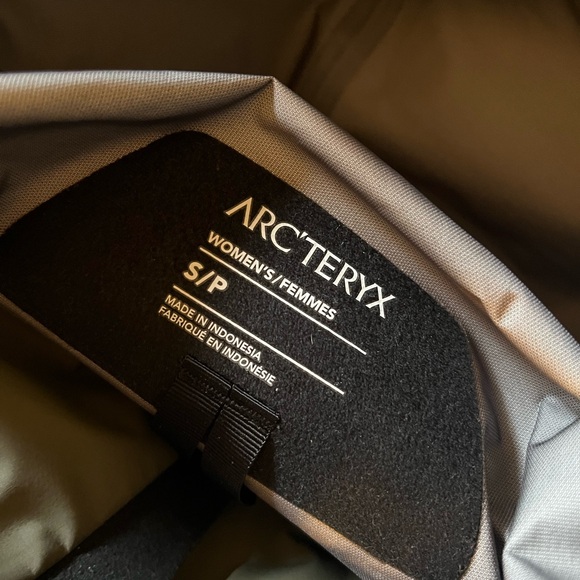 Arcteryx Salal Jacket Women’s - Small - Like New! - Picture 7 of 11